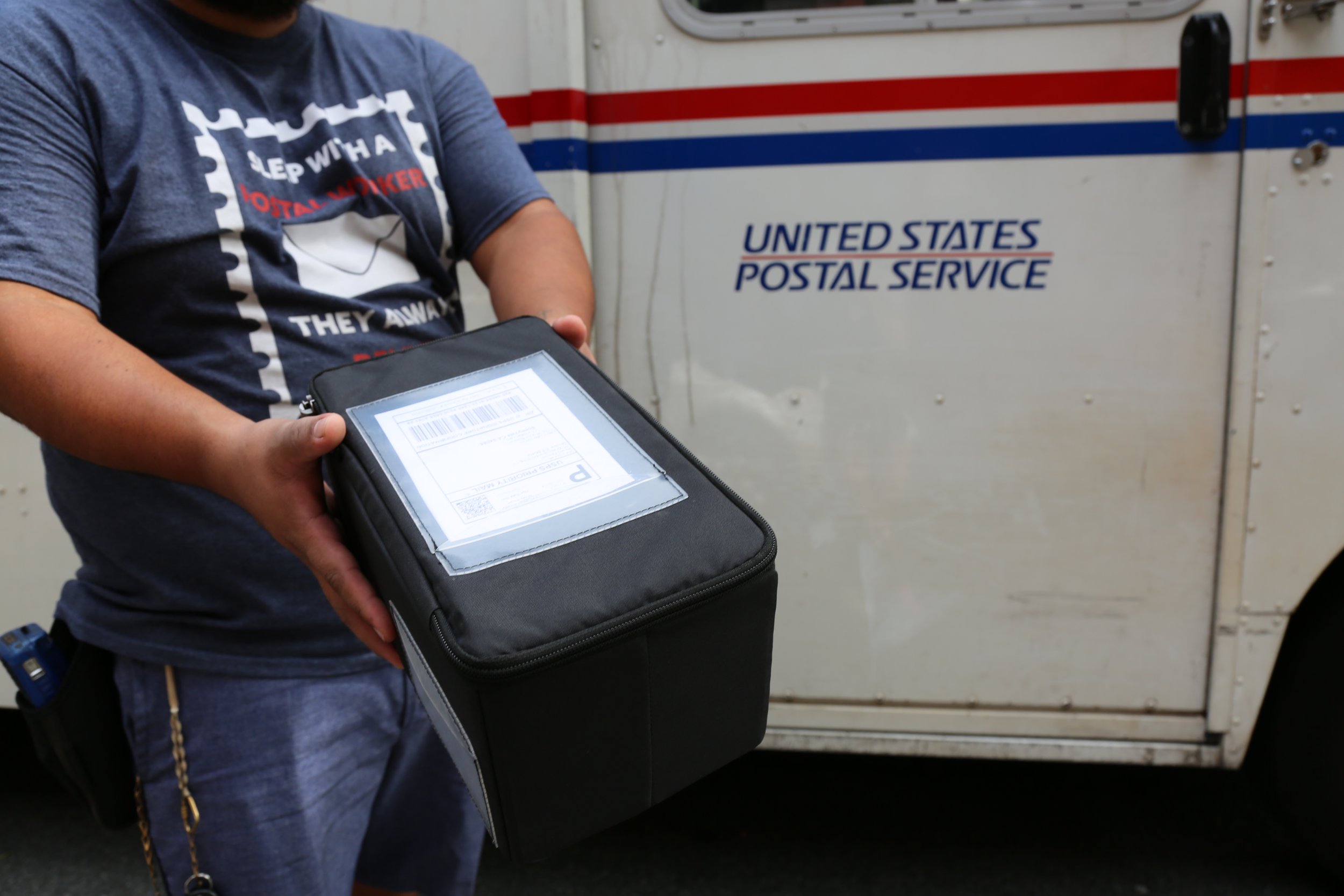 Ship joyfully with reusable mailers