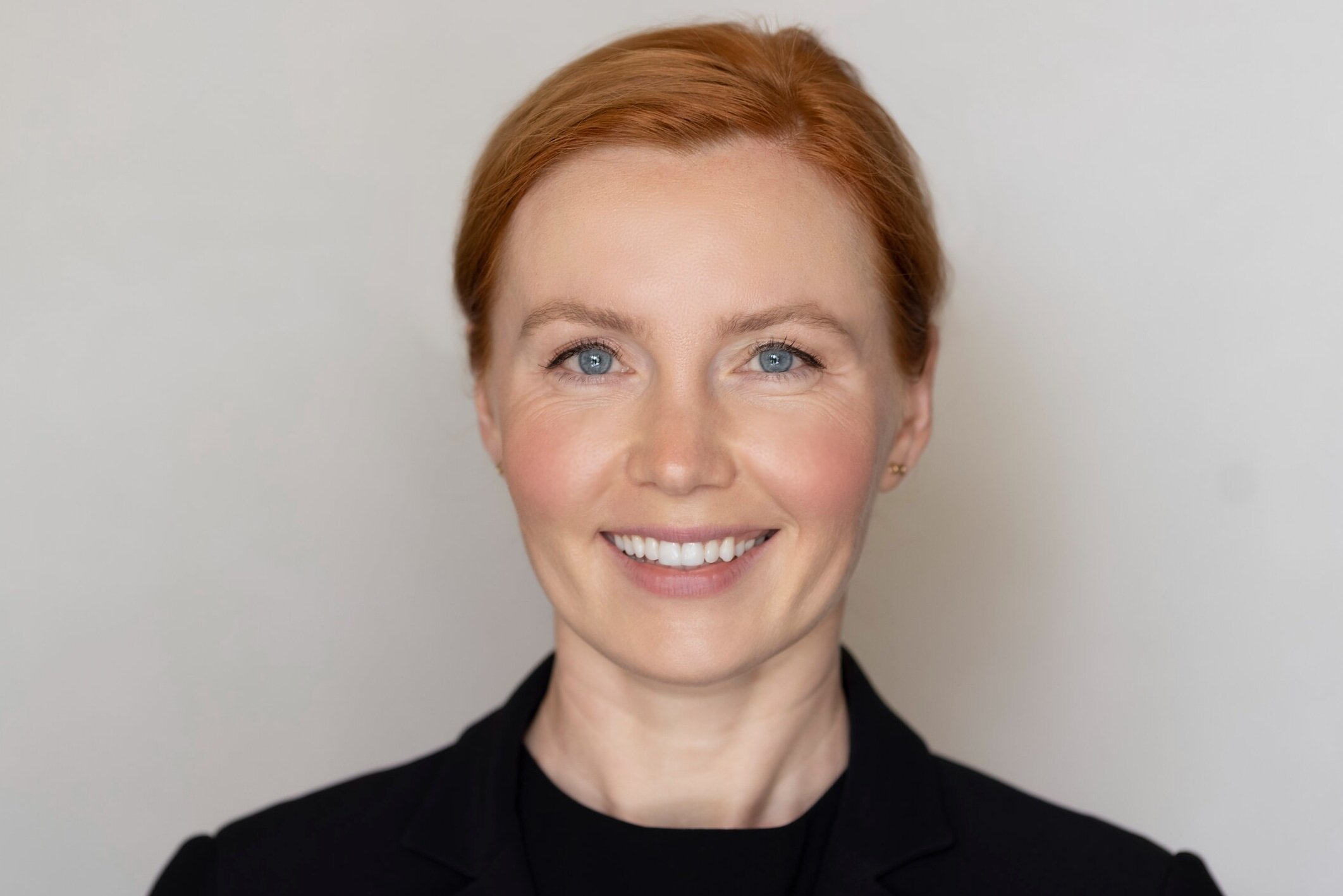 Alya Michelson headshot (1).jpg